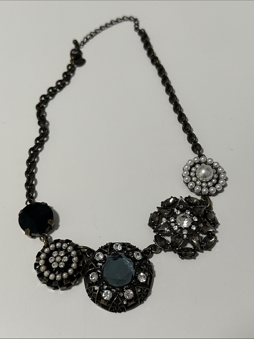 🍐 Lia Sophia Statement Necklace